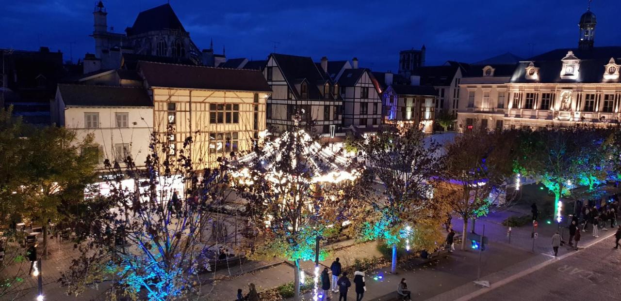 Au Coeur De Ville Troyes Esterno foto