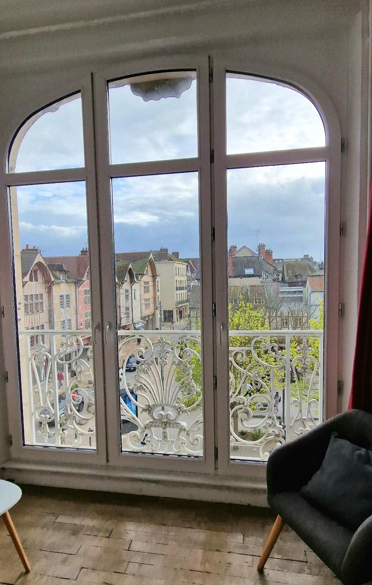 Au Coeur De Ville Troyes Esterno foto