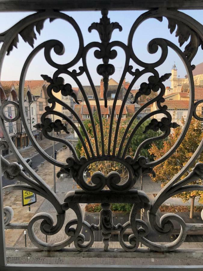 Au Coeur De Ville Troyes Esterno foto