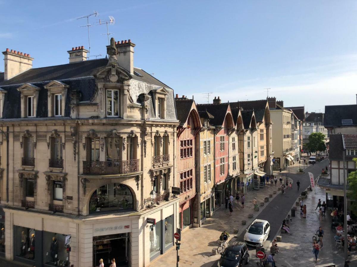 Au Coeur De Ville Troyes Esterno foto
